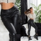 Preview: Sexy Lederlook-Hose im Cargo-Design - schwarz