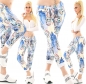 Preview: Modische Freizeithose mit frechen Skull-Prints in multicolor/blau