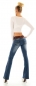 Preview: Bootcut-Jeans mit kontrastfarbenen Stretch-Gürtel in blue washed