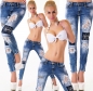 Preview: Crash-Röhrenjeans im sexy Vintage-Look mit Patches und Spitze - blue washed