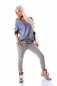 Preview: Legerer Feinstrick-Pulli mit Blüten-Prägung in blau