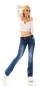 Preview: Moderne Bootcut-Jeans mit Stretch-Gürtel in blue washed