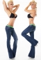 Preview: Flare Cut Jeans mit breitem Kunstleder-Gürtel in blue washed