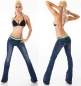 Preview: Flare Cut Jeans mit breitem Kunstleder-Gürtel in blue washed