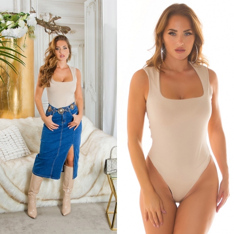 Figurbetontes Bodytop mit schmalen Träger - beige