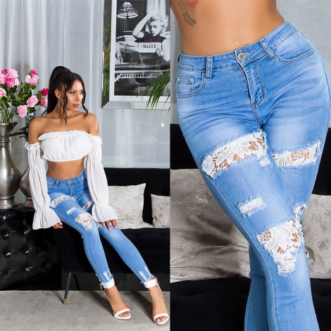Destroyed Jeans im mit Spitzen-Einsätzen - blue washed