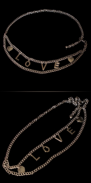 Moderner Ketten-Gürtel mit LOVE-Anhänger - silber