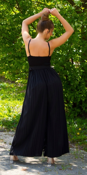 Plissee-Overall im Marlene-Style mit Spaghetti-Trägern - schwarz