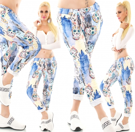 Modische Freizeithose mit frechen Skull-Prints in multicolor/blau