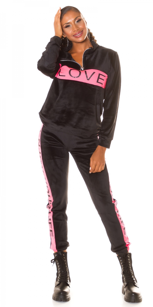 Niki Freizeit Anzug mit Kontrastbordüre in schwarz/neonpink