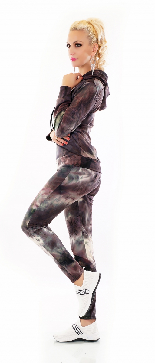 Schöner Nicki-Anzug im Batik-Look - aubergine