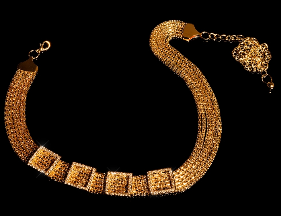 Modischer Ketten-Gürtel mit Zierschnallen in gold