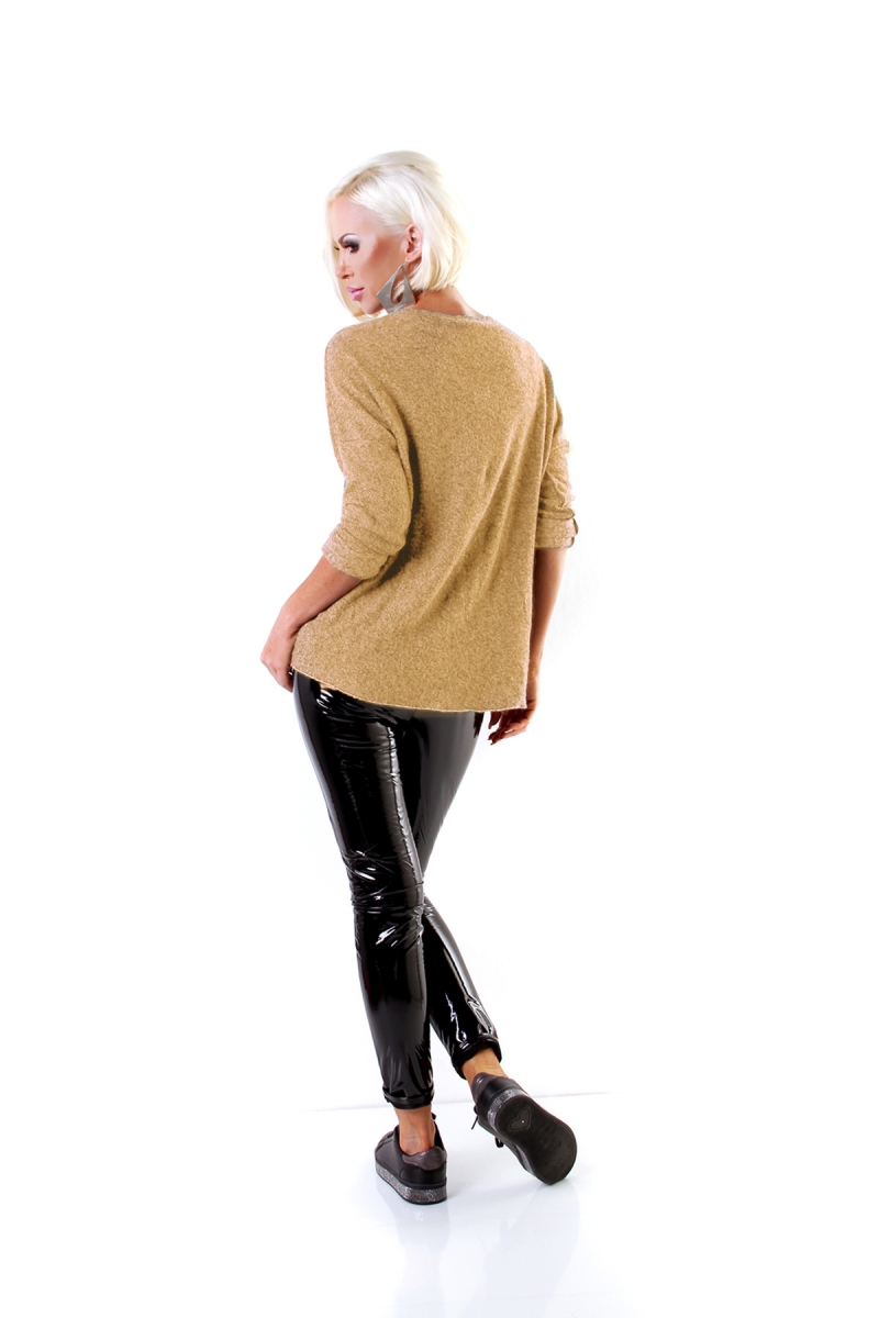 Weicher Glattstrick-Pullover mit verzierten V-Ausschnitt - sand