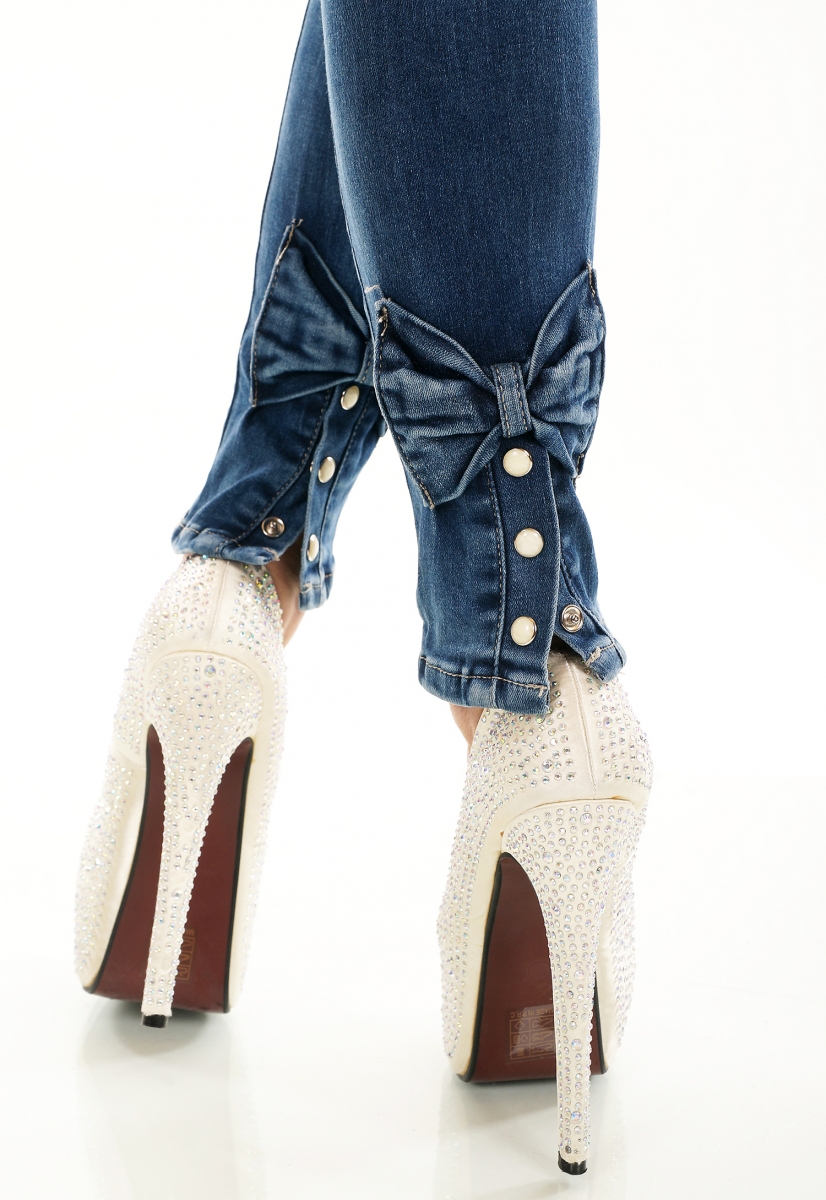 Stretch Jeans mit Schleifen-Verzierung - blue washed