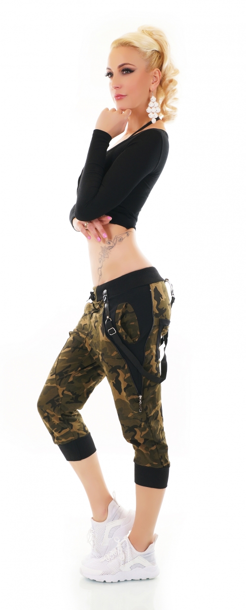 Capri Freizeithose im Camouflage-Look mit Zier-Bändern - khaki
