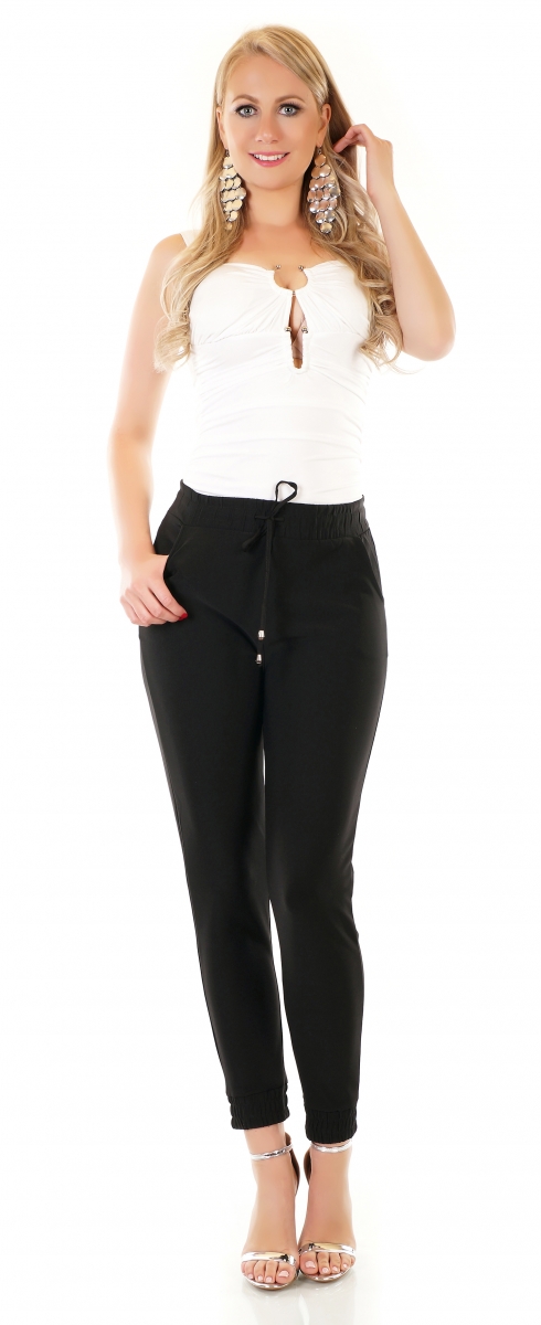 Modische  Stoffhose mit elastischen Beinabschlüssen in schwarz