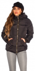 Taillierte Steppjacke mit Kapuze in schwarz