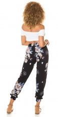 Preview: Sommerhose mit bunten Blütenmuster in schwarz