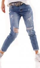 Lässige Boyfriend-Jeans mit Rissen in blue washed