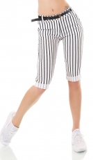 Caprihose mit modischen Nadelstreifen-Muster in weiß