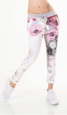 Lässige Freizeithose in Wildlederoptik mit fröhlich bunten Mohn-Prints in weiß