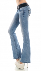 Moderne Bootcut-Jeans mit Stretch-Gürtel in blue washed