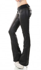 Bootcut-Jeans im seidigen Kunstleder-Look mit Stretch-Gürtel in schwarz