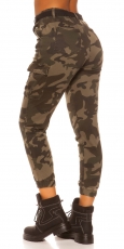 Preview: Cargo-Jeans mit Pattentaschen und Gürtel - camouflage