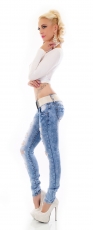 Preview: Helle Röhrenjeans mit Rissen und Glamour-Gürtel in acid blue