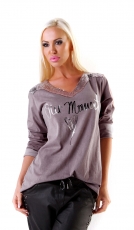 Legerer Pullover mit Pailletten und Schriftzug-Verzierungen - sand